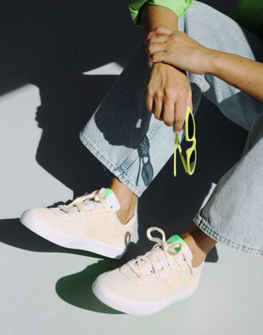 Nike - Jordan .05 - Sneakers in wit en beige