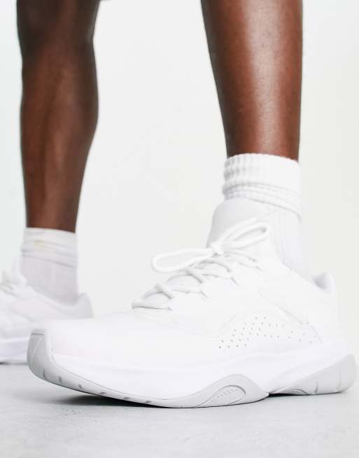 Jordan 11 basse blanche sale