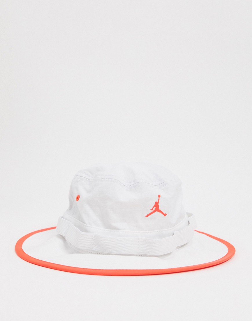 Nike Jordan - Cappello da pescatore con coulisse bianco