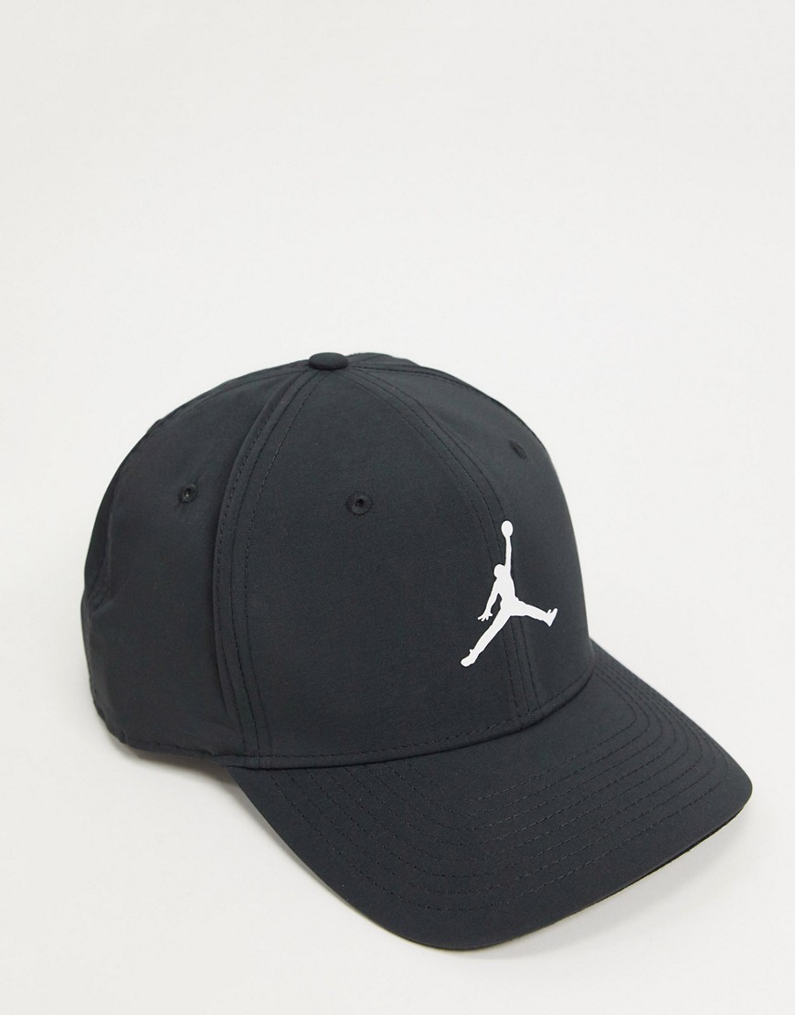 Nike Jordan CL99 snapback cap in black/white