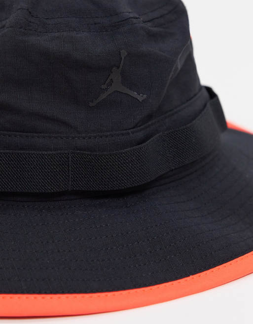 Nike Jordan – Czarny kapelusz typu bucket z troczkami, 3 z 4