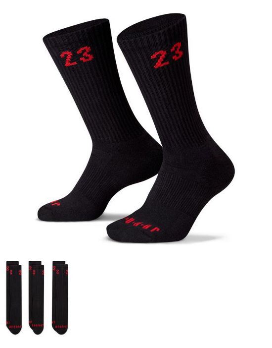 https://images.asos-media.com/products/nike-jordan-essentials-3-pack-socks-in-black/202408160-1-black?$n_550w$&wid=550&fit=constrain