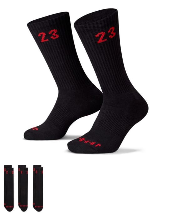 https://images.asos-media.com/products/nike-jordan-essentials-3-pack-socks-in-black/202408160-1-black?$n_550w$&wid=550&fit=constrain
