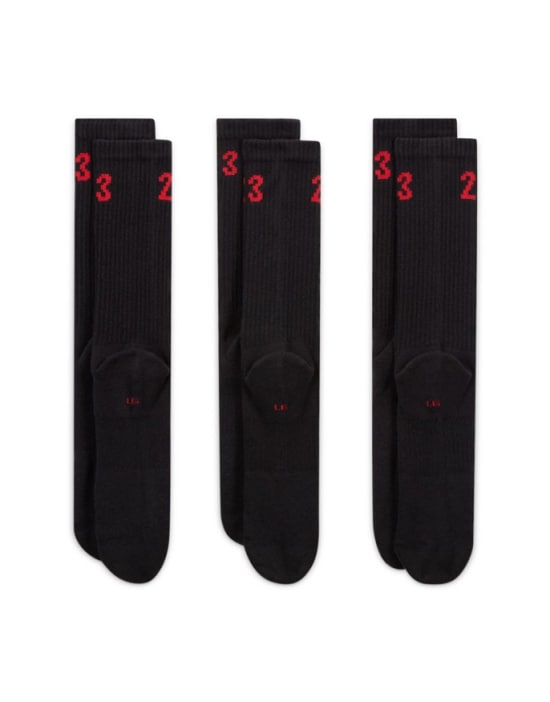 https://images.asos-media.com/products/nike-jordan-essentials-3-pack-socks-in-black/202408160-2?$n_550w$&wid=550&fit=constrain