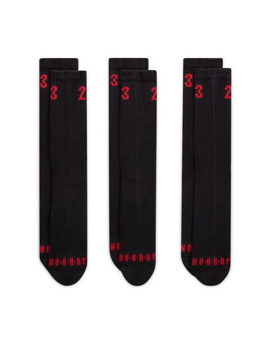 https://images.asos-media.com/products/nike-jordan-essentials-3-pack-socks-in-black/202408160-3?$n_550w$&wid=550&fit=constrain
