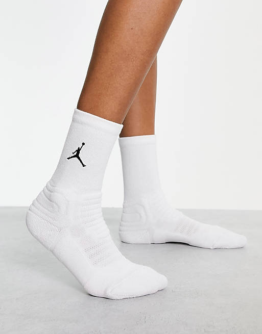 Nike Jordan Flight Crew Basketball in white | ASOS
