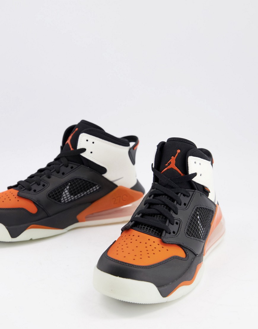 Nike - Jordan Mars 270 - Mellemhøje sneakers i sort og orange