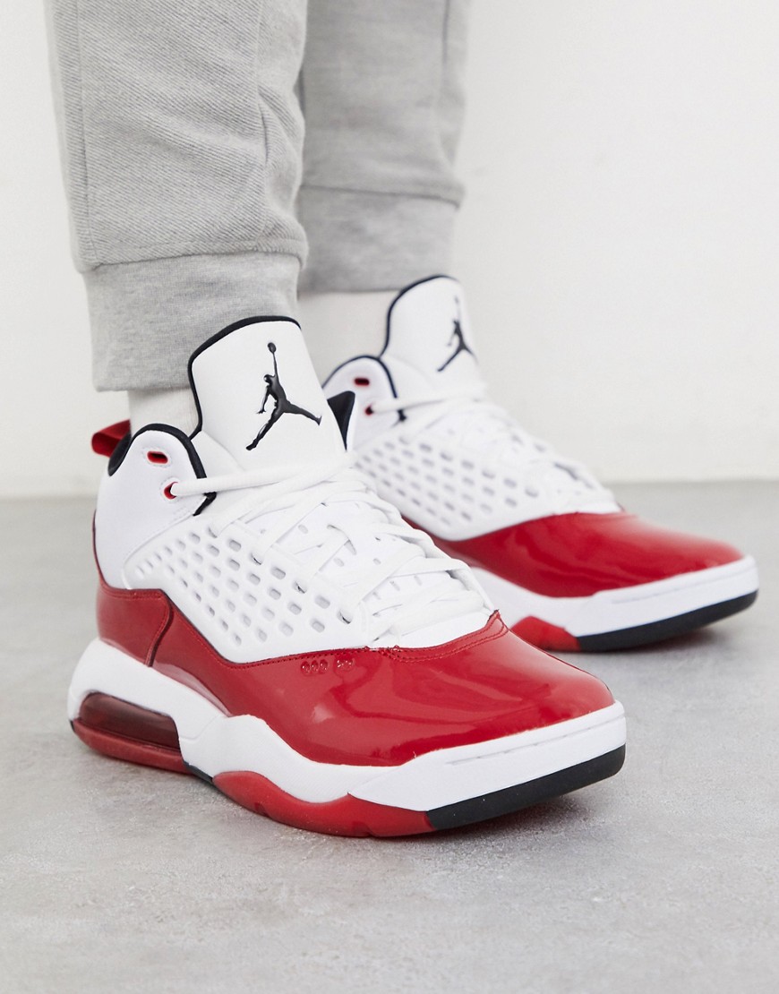 Nike Jordan Maxim 200 trainers in white/red