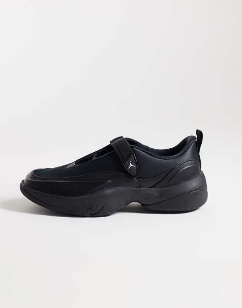 Nike Jordan Pointe sneakers in black - view 1