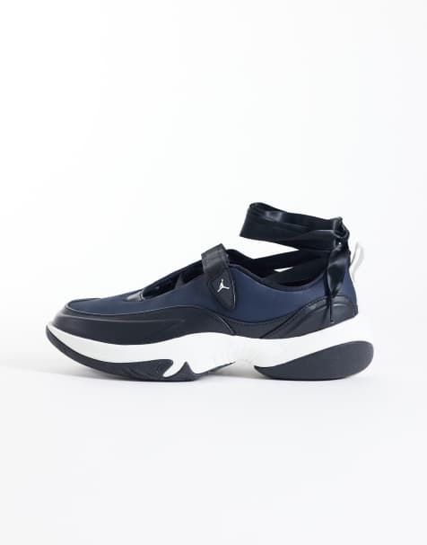 Nike Jordan Pointe sneakers in navy - view 1