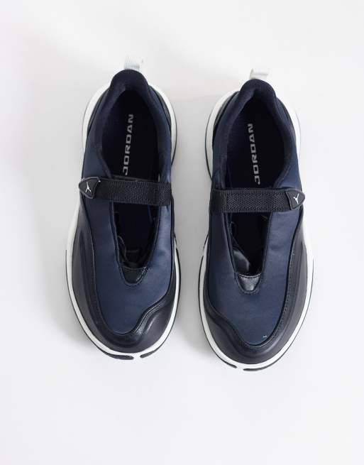 Nike Jordan Pointe sneakers in navy, 3 of 5