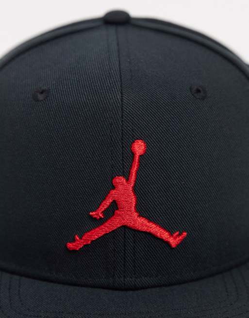 Jordan cap red store black