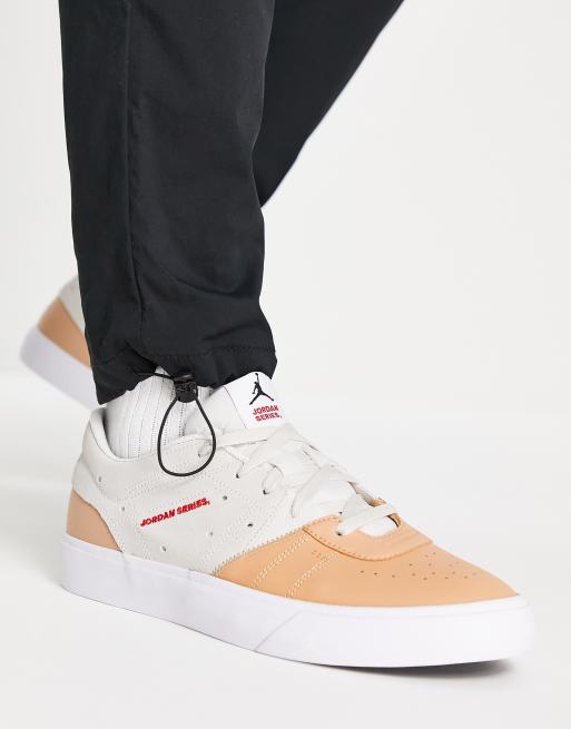 Nike Jordan - Series ES - Lave sneakers i beige/praline