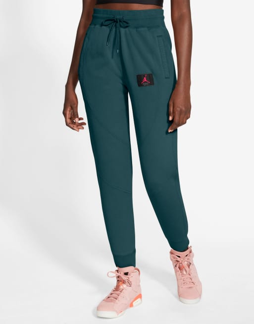 jordan classic fit sweatpants