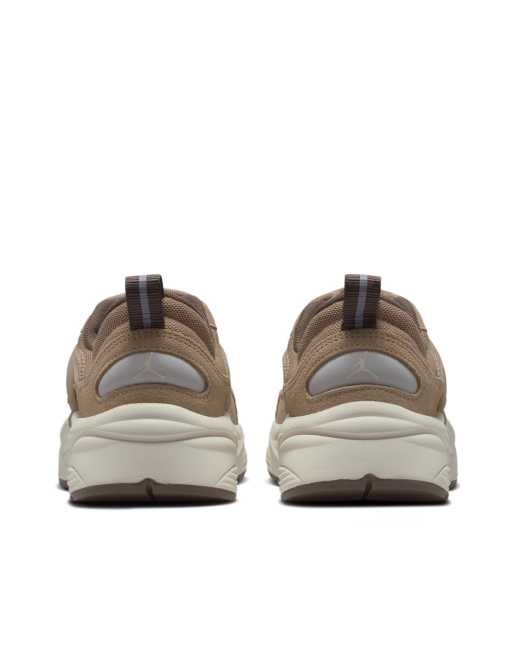 Nike Jordan Trunner sneakers in khaki and cream, 4 of 4