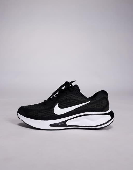 Nike Journey Run sneakers in black and white, 2 of 5