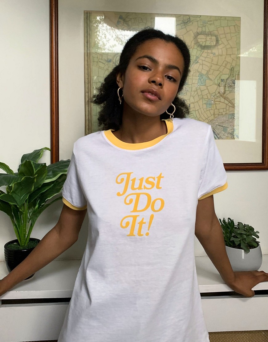 Nike just do it raglan t-shirt in white and yellow