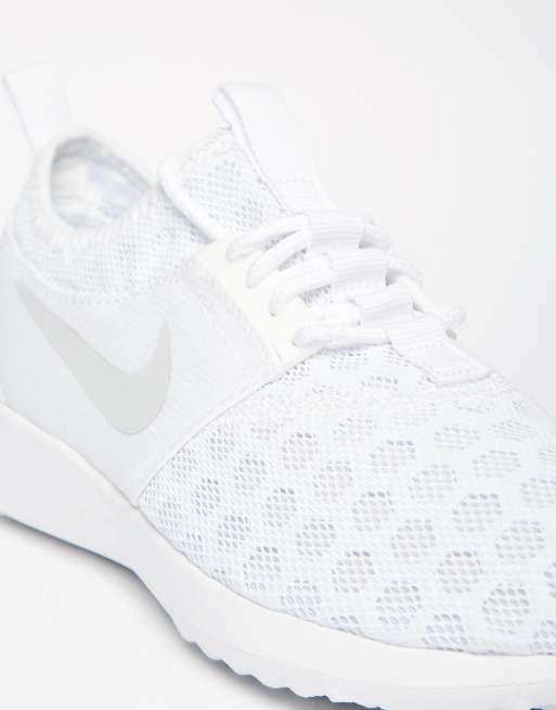 olie peper veronderstellen Nike - Juvenate - Sneakers in wit | ASOS