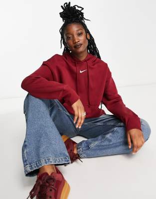 Nike - Kapuzenpullover in Team-Rot mit kleinem Swoosh-Logo