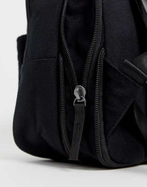 Nike Kastenformiger Mini Rucksack in Schwarz ASOS