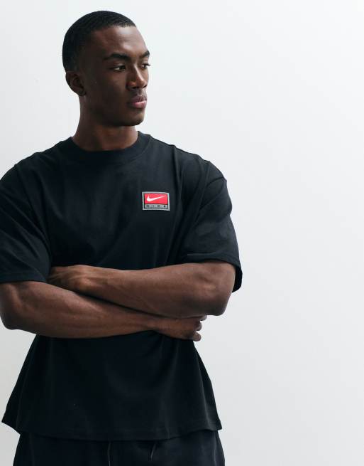 Nike – Kastiges Oversize-T-Shirt in Schwarz mit Retro-Logo, 4 von 5
