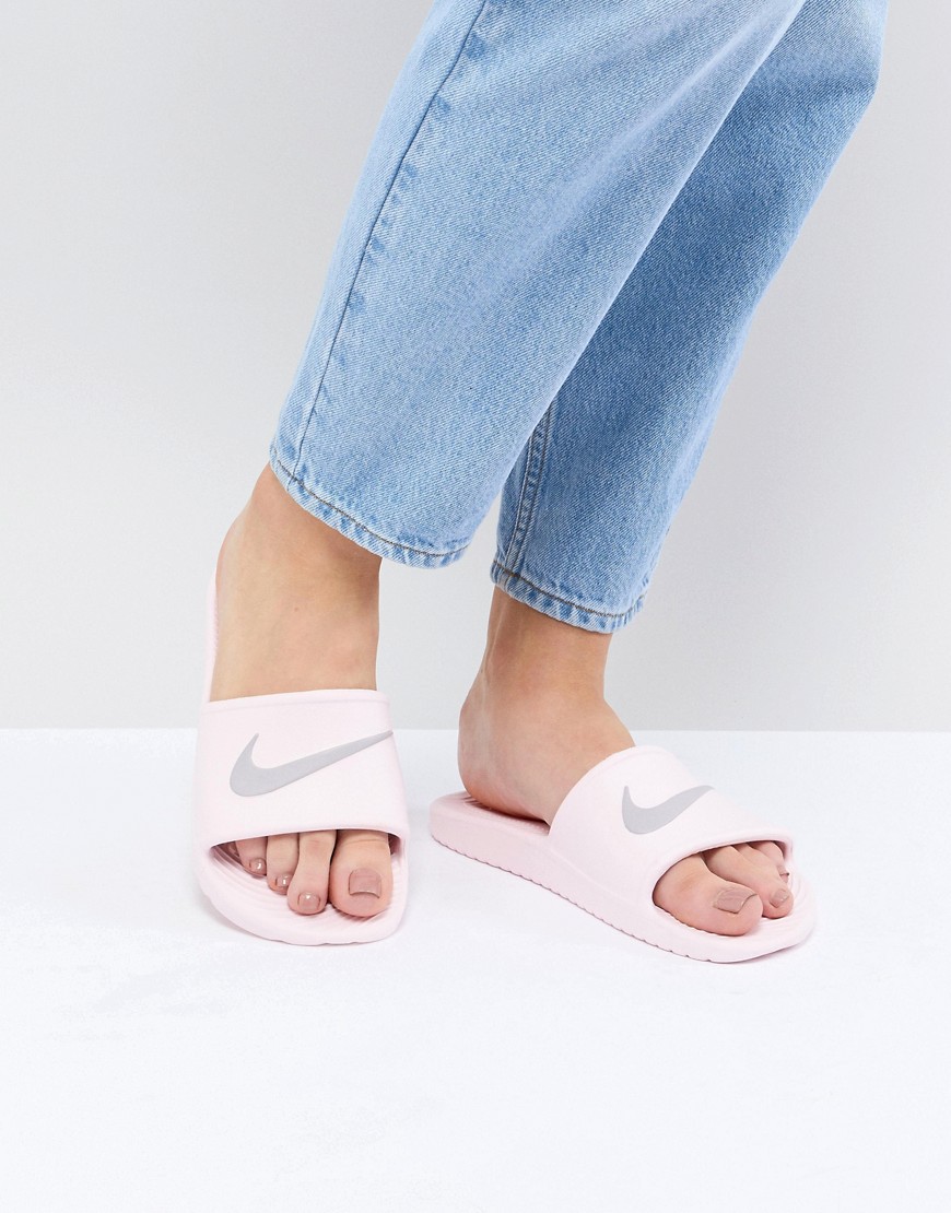 Nike - Kawa - Roze slippers met swoosh-logo