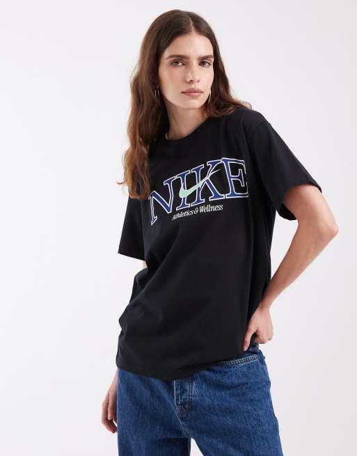 Nike klassiek boyfriend T-shirt in zwart, 2 van 4