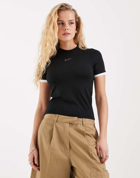 Nike – Knapp geschnittenes T-Shirt in Schwarz - view 1