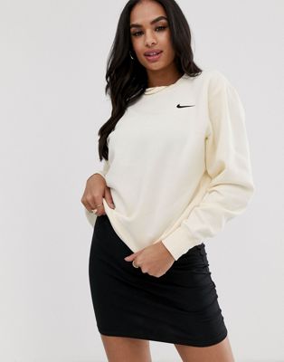 Nike – Krämfärgad sweatshirt i oversize-modell med liten Swoosh-logga-Gräddvit