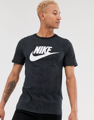 Nike - Krijtstreep T-shirt in zwart BQ1191-010