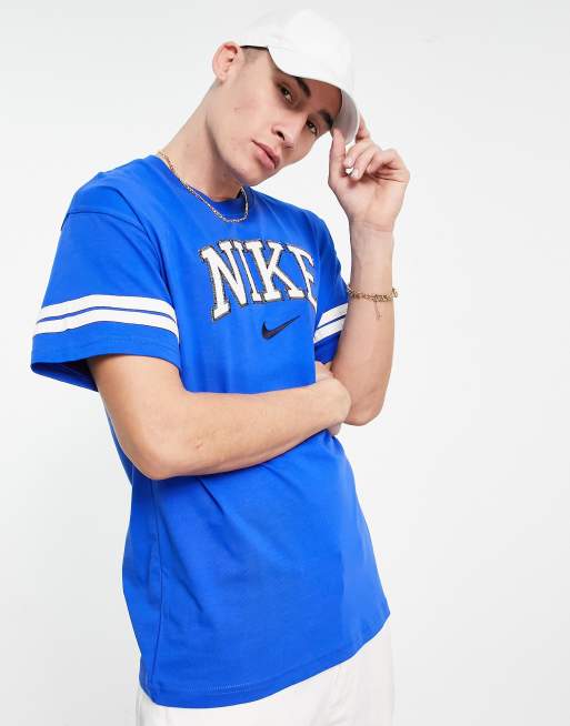 Nike – Kungsblå oversize t-shirt med college-logga i retrostil