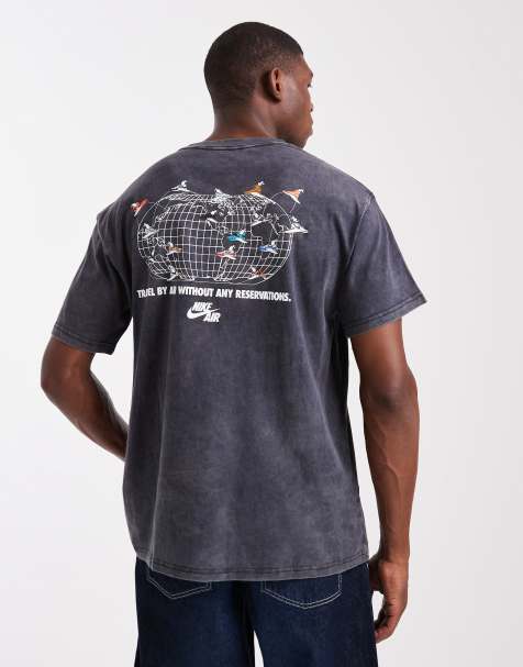Nike – Kurzärmliges T-Shirt in schwarzer Batikoptik - view 1