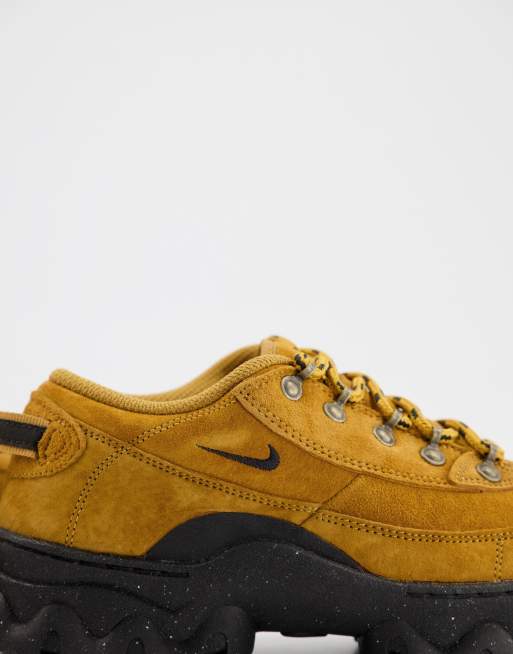 Nike Lahar Low W suede sneaker boots in wheat