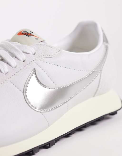 Nike LD-1000 sneakers in gray and metallic silver , 4 of 5