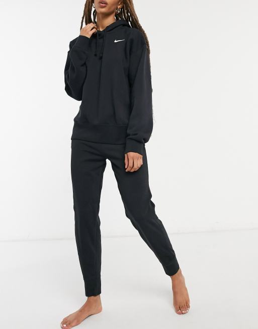 Black nike hoodie mini swoosh sale