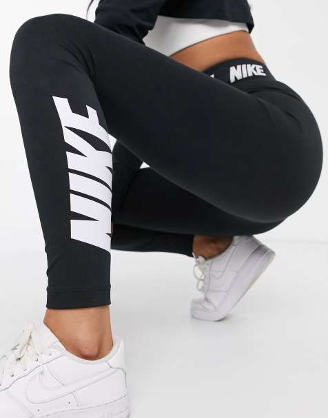 Nike – Leggings mit hohem Logobund in Schwarz
