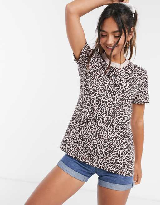 Leopard print shop nike t shirt