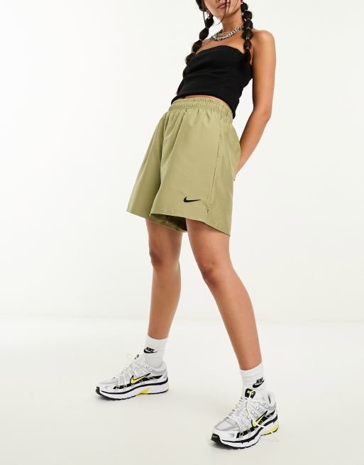 Nike – Life Trend – Oliwkowe szorty z tkaniny