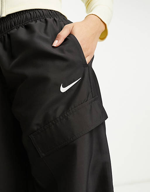 Nike Life Men's Cargo Pants.