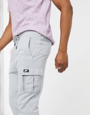 nike lightweight utility cargo joggers in khaki