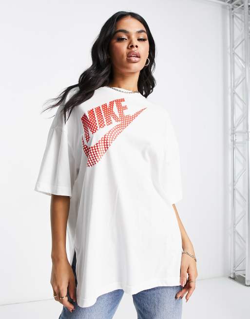 Nike logo graphic print t-shirt in white | ASOS