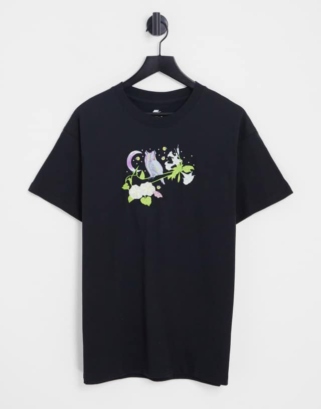 Nike Logo Twist glow in the dark logo oversized T-shirt in black