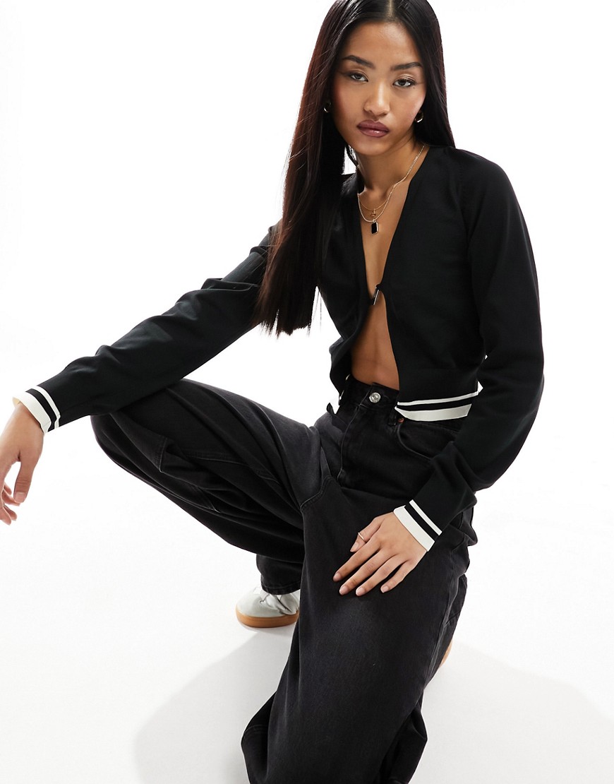 Nike Long Sleeve Cropped Knitted Cardigan With Clasp In Black