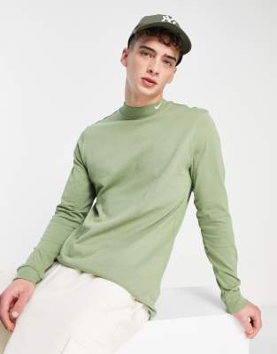 Nike long sleeve mock neck sweatshirt in green