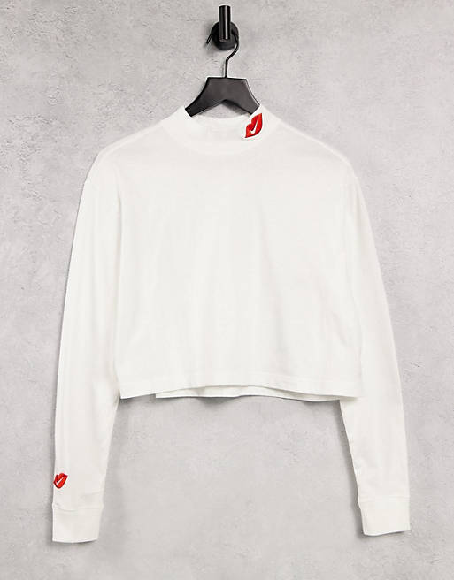  Nike long sleeve t-shirt in white with mock roll neck and swoosh kiss logo 