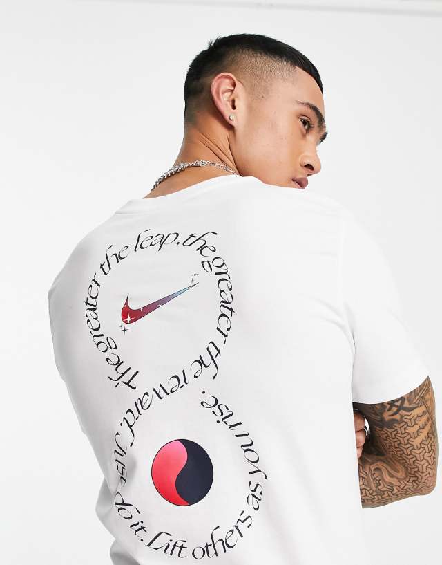 Nike Long Sleeve T-Shirt In White