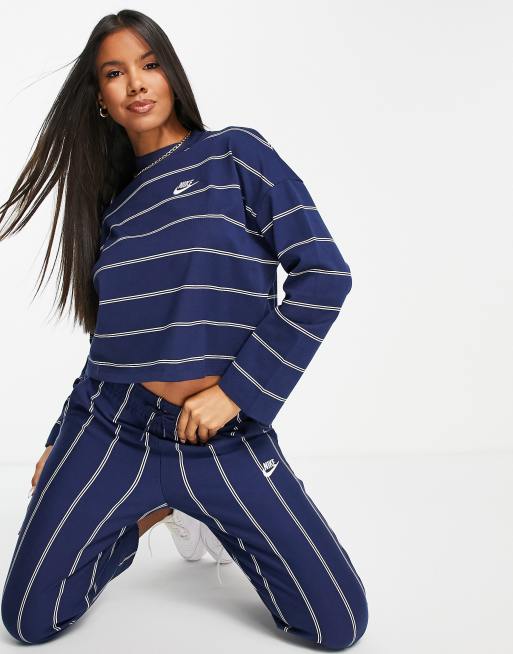 Nike - Lounge - Langærmet top med hvide striber i marineblå