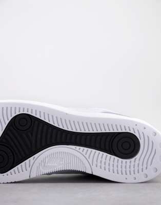 colour nike trainers