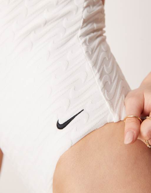 Nike - Maillot 1 pièce à encolure V en tissu éponge - Blanc, 3 de 4