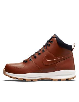 NIKE MANOA LEATHER SE BOOTS IN BROWN-BLACK